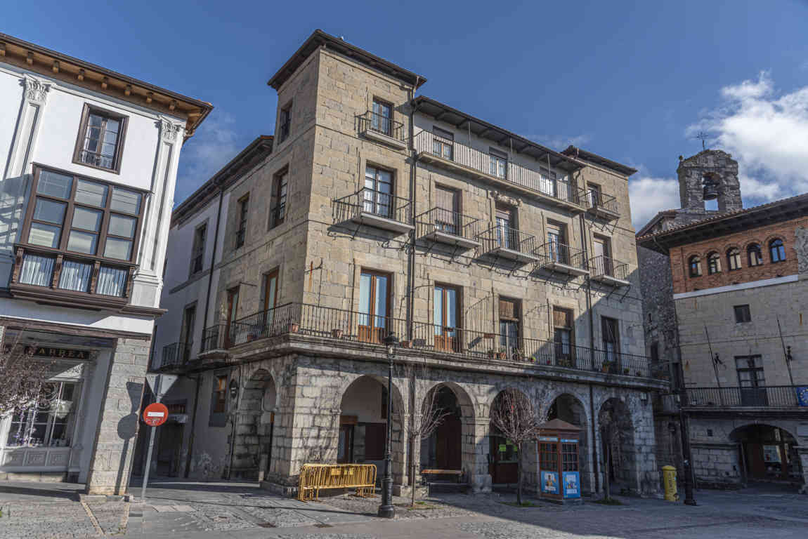 Vizcaya - Orduña 09 - palacio Díaz Pimienta o Zaldíbar.jpg